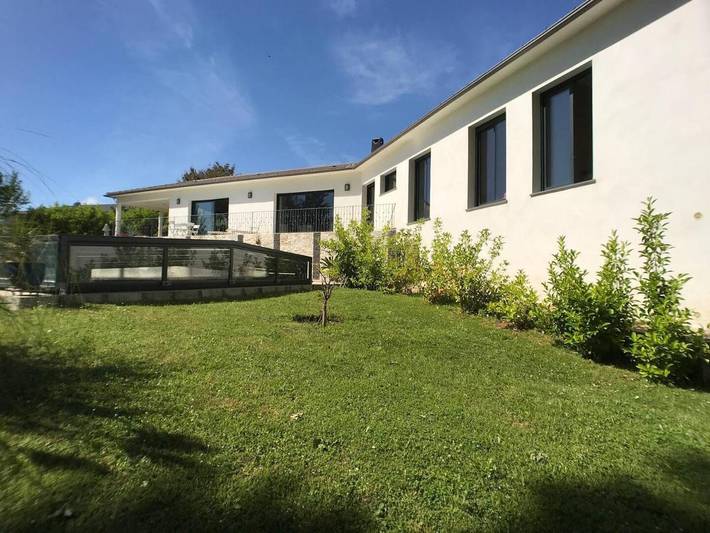 Location de vacances pour 12 personnes, avec piscine ainsi que vue et jardin à Castellare-di-Casinca - 4