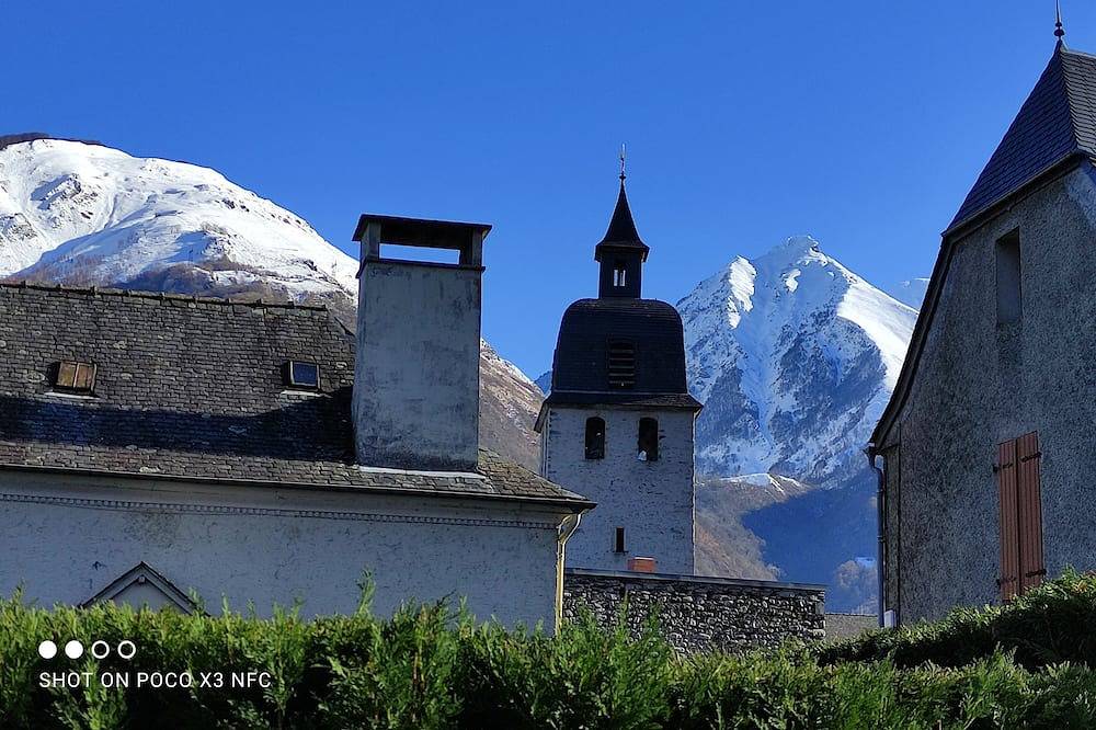 Appartement entier, Appartement 5-6 personnes idéalement bien situé dans le centre de Pierrefitte ! in Pierrefitte-Nestalas, Parc national des Pyrénées