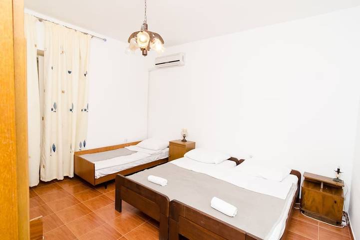 Guest House Kiko - Vierbettzimmer in Pomena, Mljet