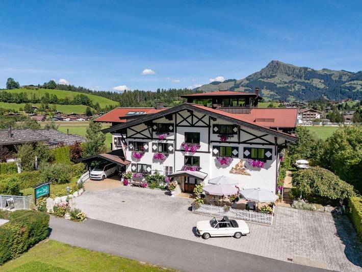 Hôtel pour 26 personnes, avec jardin ainsi que sauna et vue, adapté aux familles