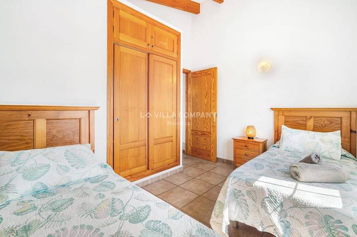 Beach Resort Villa with Private Pool and Air-conditioning in Cala en Porter, Alaior Gemeinde
