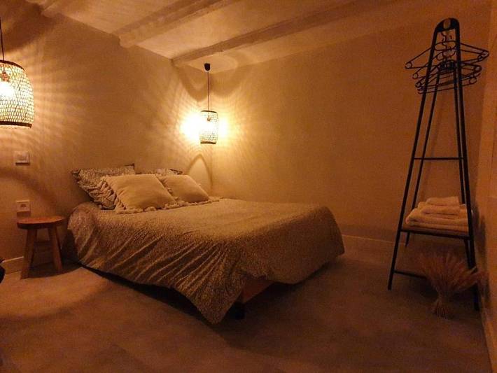 Gîte pour 4 personnes, avec vue ainsi que terrasse et jardin à Oyré