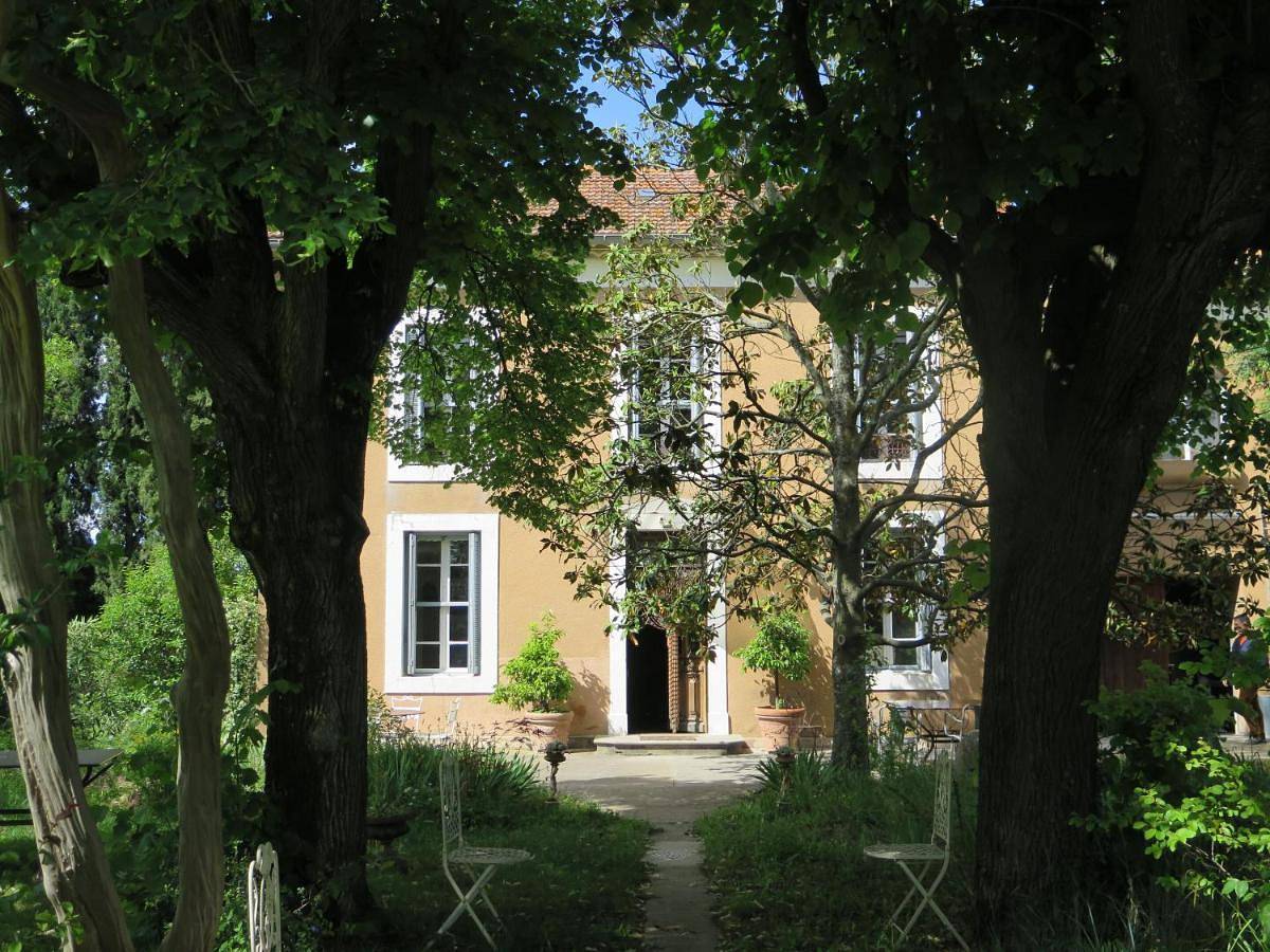 Five-Bedroom House in Tresques, Région de Nîmes