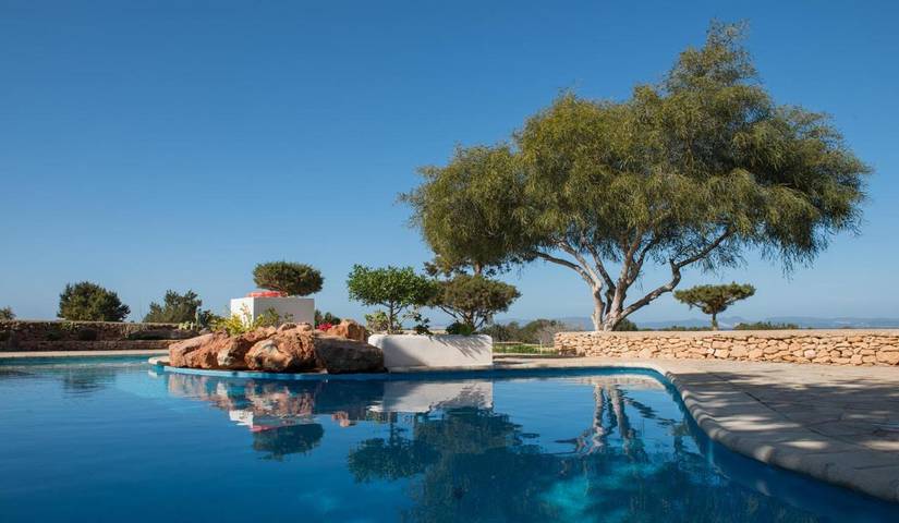 Apartahotel para 3 personas, con Terraza y Jardín además de Piscina y Vistas al lago en Formentera