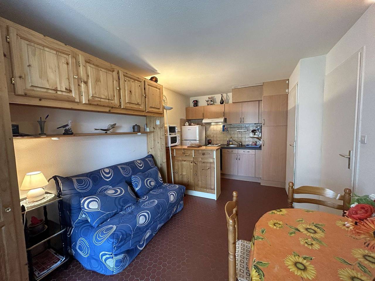 Entire apartment, Cozy 2-Room Apartment by the Beach with Terrace and Parking - Sleeps 4 in Saint-Jean-de-Monts, Vendée