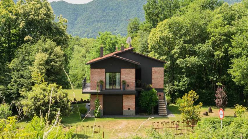 Apartamento para 5 personas, con Balcón además de Terraza y Jardín en Santa Pau