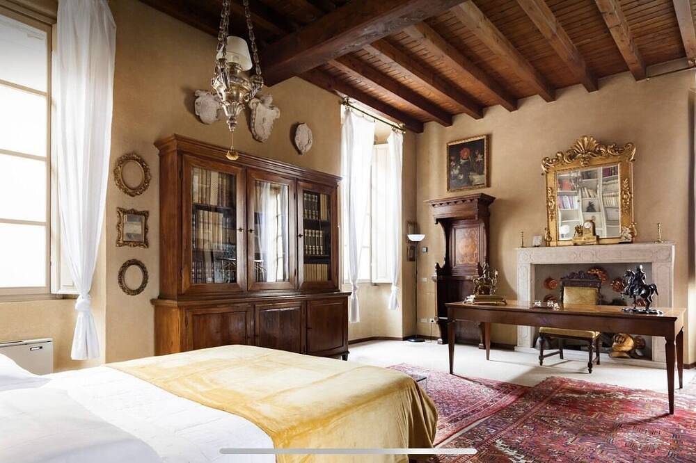 Ganze Wohnung, Art Gallery Apartment: historisches Haus im Zentrum von Brescia in Brescia, Brescia Provinz
