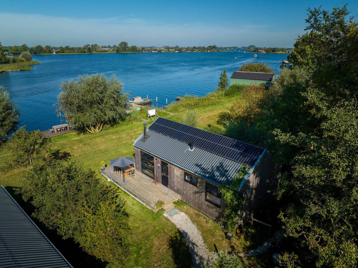Pean-buiten — Waterlodge Reidhintsje in Nationaal Park De Alde Feanen