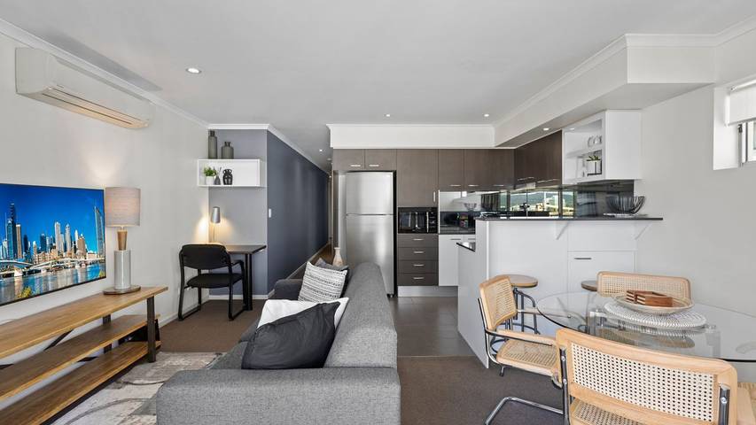 Holiday letting for 4 people, with balcony/terrace and pool in Brisbane