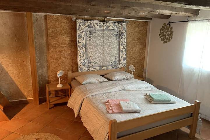 Stone house by the sea in Sveti Marek Uvala, Risika