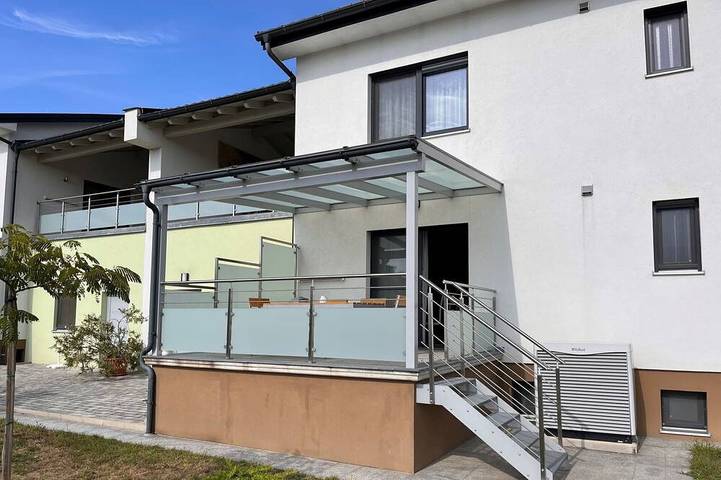 Ferienwohnung für 6 Personen, mit Balkon/Terrasse und Terrasse sowie Garten