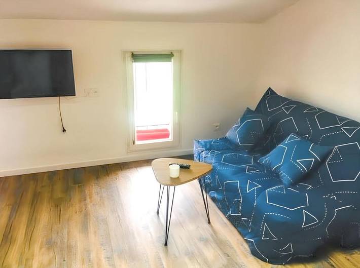 Gîte pour 4 personnes, avec piscine ainsi que terrasse et jardin, animaux acceptés à Saint-Jory - 4