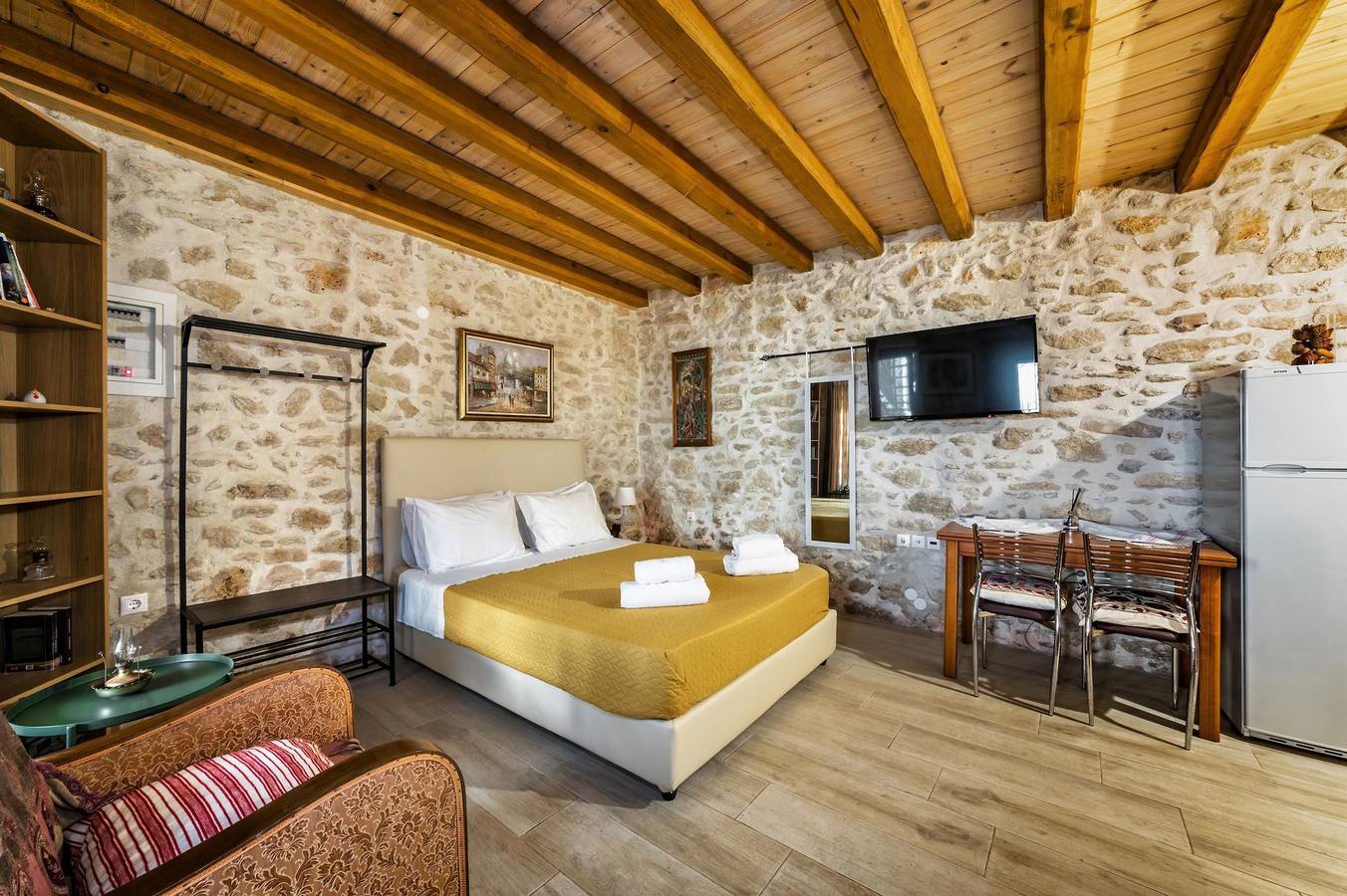 Ganze Wohnung, Ferienwohnung für 2 Personen mit Terrasse in Iraklio-Heraklion und Umgebung