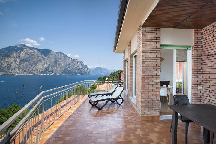 Ferienwohnung für 4 Personen, mit Balkon und Terrasse sowie Seeblick in Malcesine