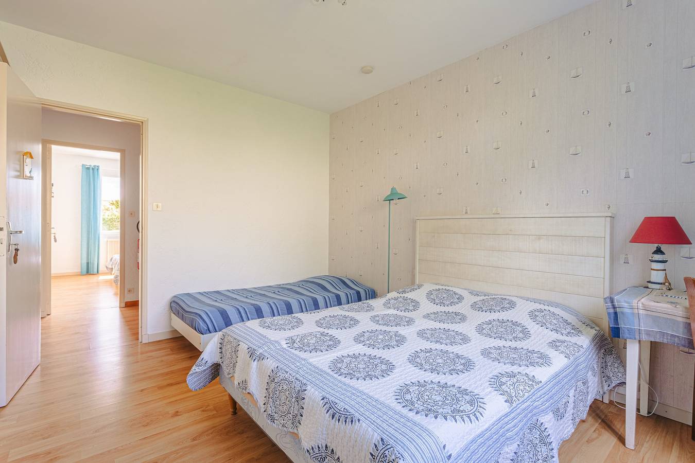 Pension 'Grillon La Brée Les Bains' mit gemeinsamer Terrasse, gemeinsamem Garten und Wi-Fi in La Brée-les-Bains, Côte de Beauté