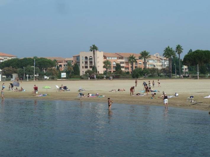 Gîte pour 5 personnes, avec vue et terrasse dans Plage Miramar - 2