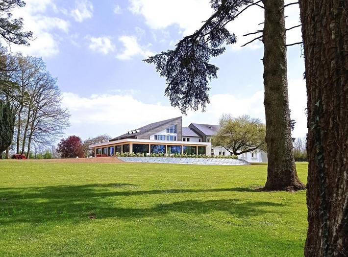 Hôtel pour 2 personnes, avec jardin dans Saint-Berthevin