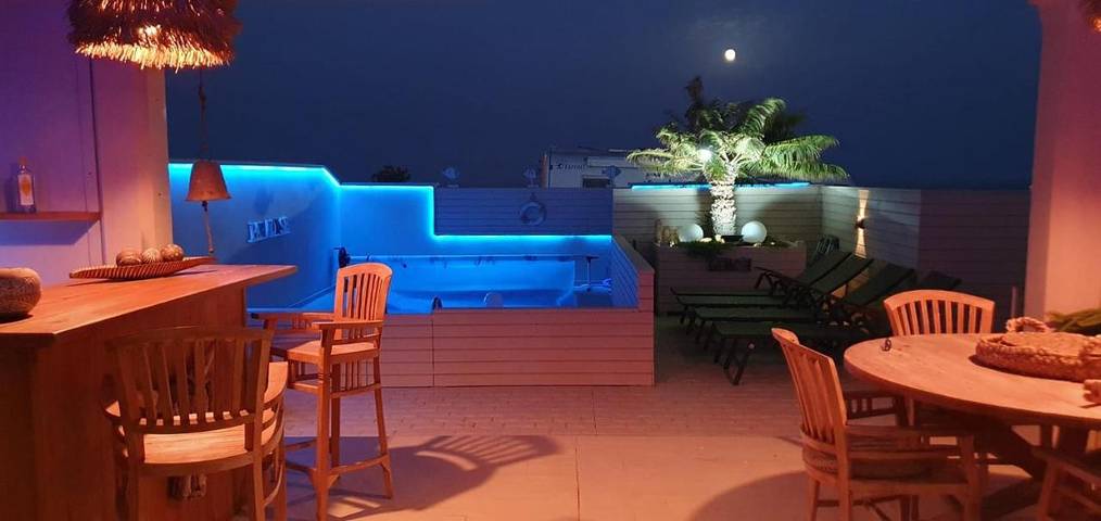 Chalet para 10 personas, con jardín además de vistas y piscina en Caleta de Fuste