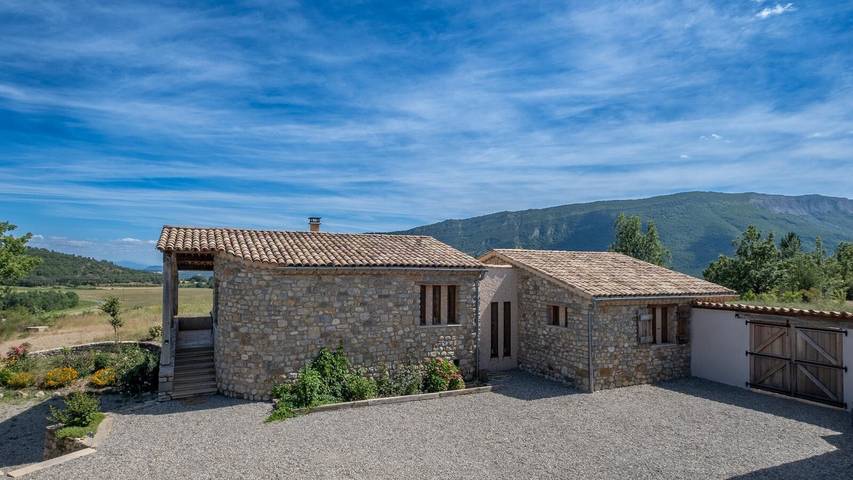 Location de vacances pour 4 personnes, avec jardin et jacuzzi, animaux acceptés dans Hautes-Alpe - 2