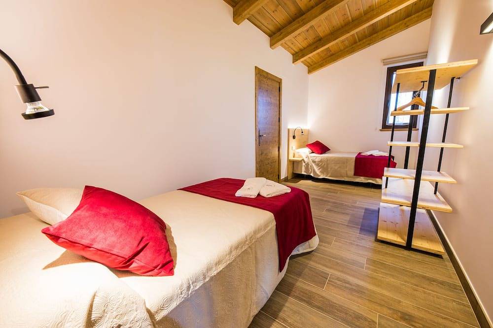 Masia De Dalt in San Juan de las Abadesas, Pirineo Catalan