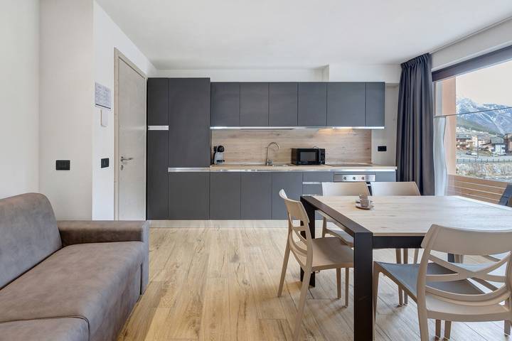 Ganze Wohnung, Ferienwohnung 'Appartamento La Serenella' mit Bergblick, Garten und Wlan in Isolaccia, Valdidentro