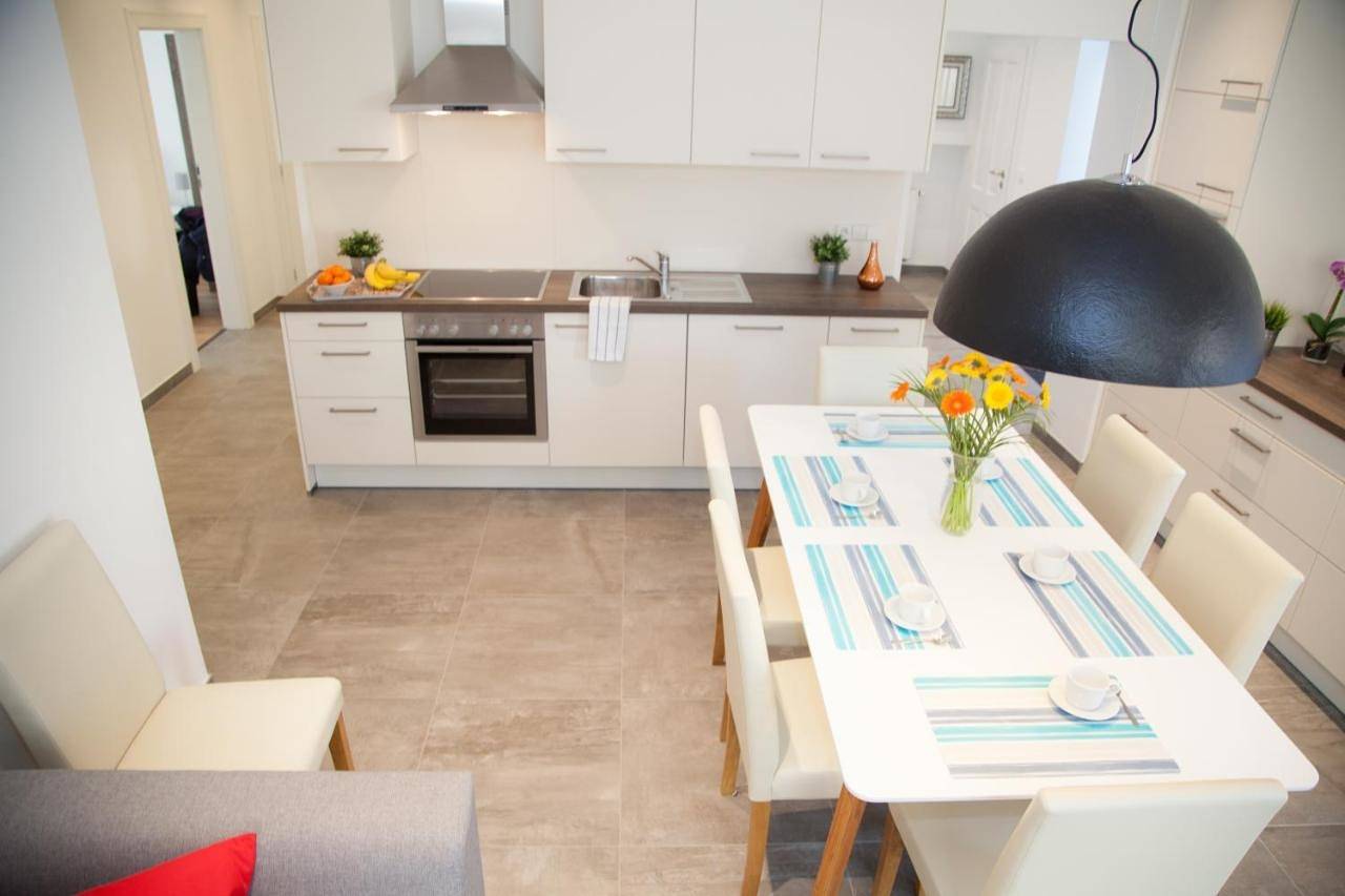 Three-Bedroom Apartment in Heidelberg, Plaine du Rhin