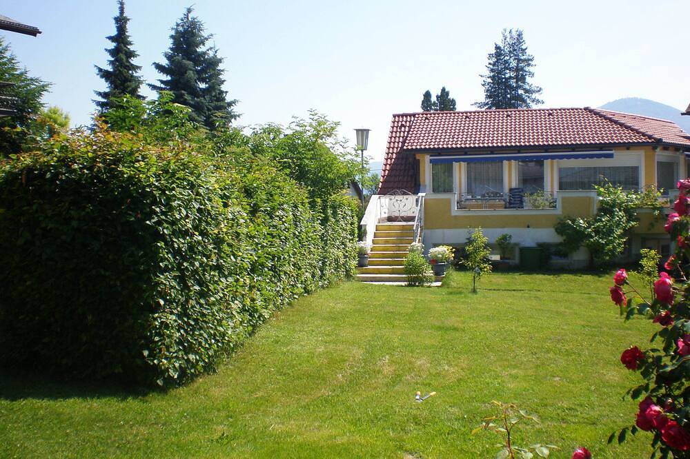 Ganze Wohnung, Ferienwohnung mit sonniger Terrasse in Altmünster, Bezirk Gmunden