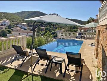 Cottage pour 2 personnes, avec jacuzzi ainsi que jardin et piscine, adapté aux familles dans Plage de la Gaillarde