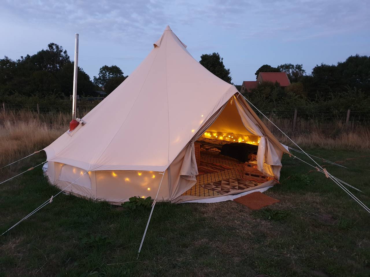 5m xl bell tent with log burner, near Whitby in Parc national des North York Moors