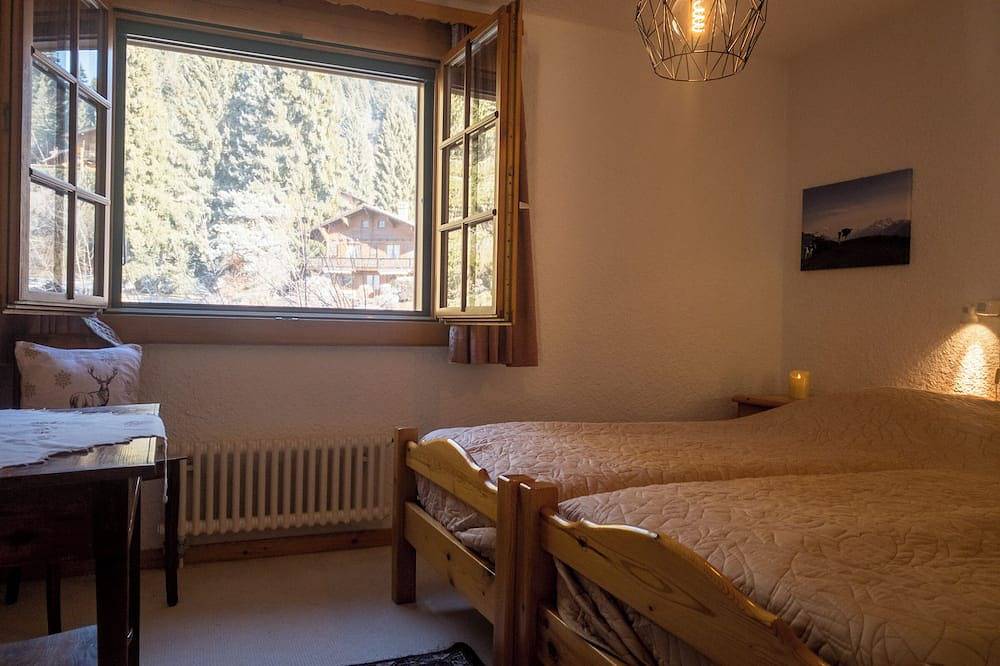 Appartement entier, La résidence Aigle Royal se situe à côté de la télécabine de la Barboleuse qui vous emmène sur le do in Gryon, Alpes Vaudoises