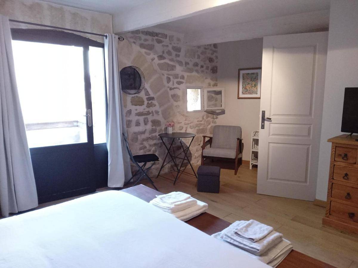 Double Room in Gallargues-le-Montueux, Côte méditerranéenne (France)