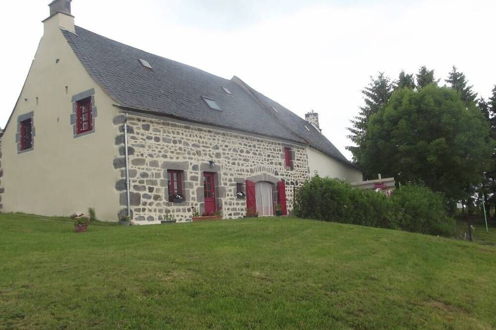Maison De Vacances pour 6 Personnes dans Besse-et-Saint-Anastaise, Région de Besse-et-Saint-Anastaise