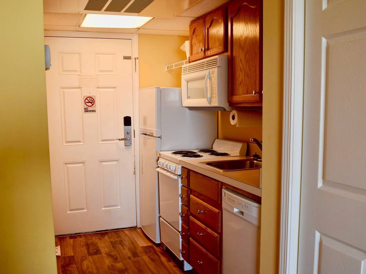 Entire studio, Jade Tree Cove Resort in Myrtle Beach, Grand Strand