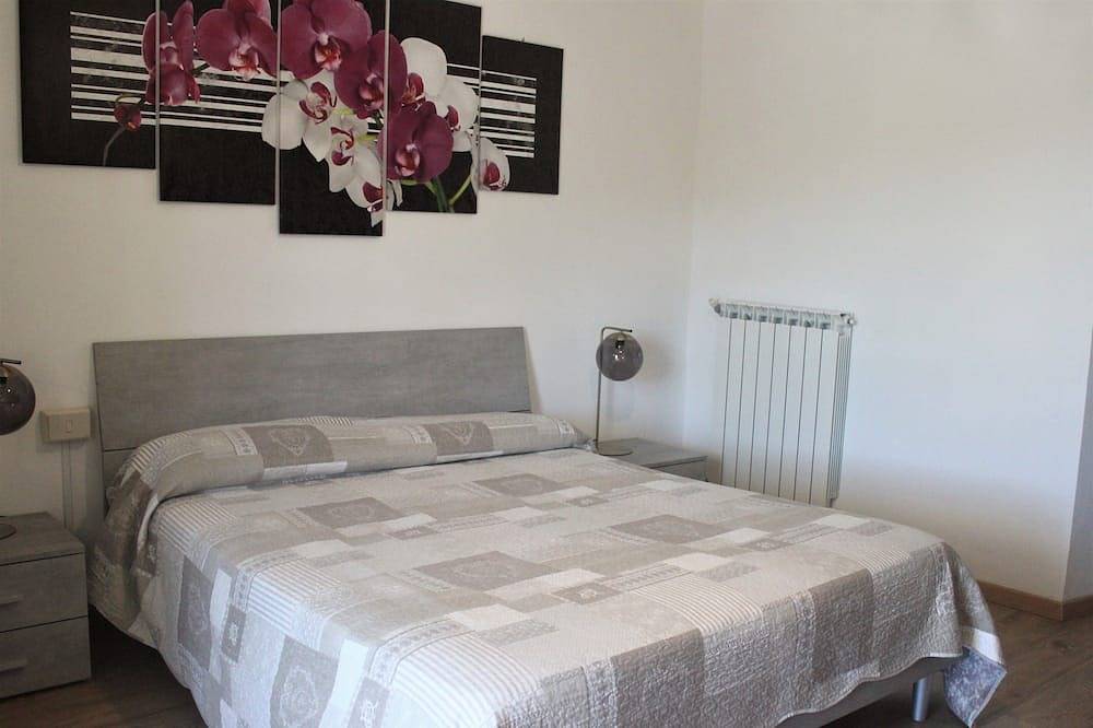Geheel appartement, Twee kamers Rosa, Cristina Farm, appartement op het platteland, ontspanning en excursies in Castelnuovo Magra, Italiaanse Rivièra