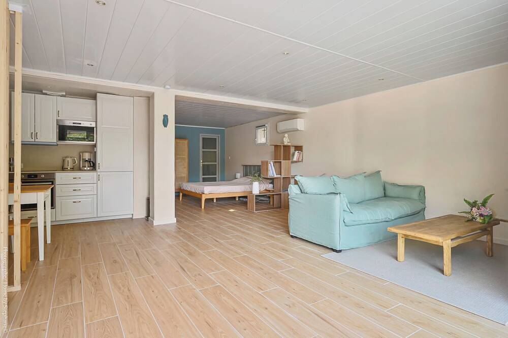 Ganze Wohnung, Large studio with terrace and pool view in La Bouilladisse, Marseille und Umgebung