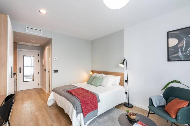 Apartamento para 4 personas, con Jardín y Piscina en San Sebastián de los Reyes