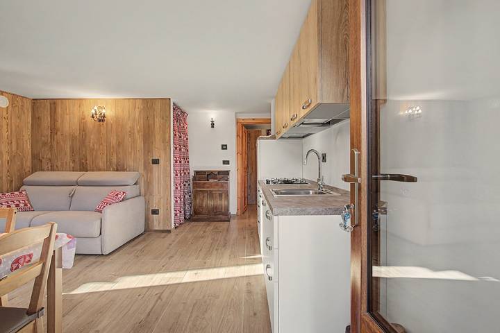 Entire apartment, Apartment 'L’angolo del paradiso Gimillan' with Mountain View and Private Garden in Gimillan, Cogne