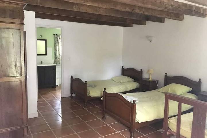 Gîte pour 7 personnes, avec terrasse et jardin, animaux acceptés à Videix - 4