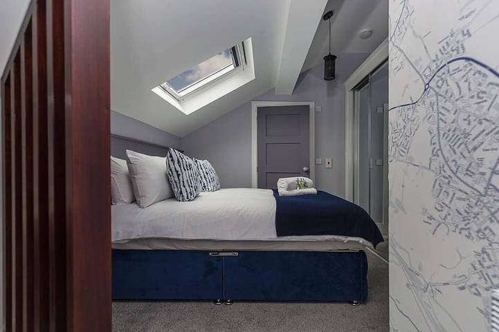 Entire apartment, Luxury modern Loft apartment by Bootique in Wakefield, West Yorkshire