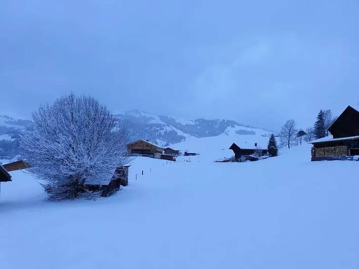 Hütte für 6 Personen, mit Balkon in Gstaad