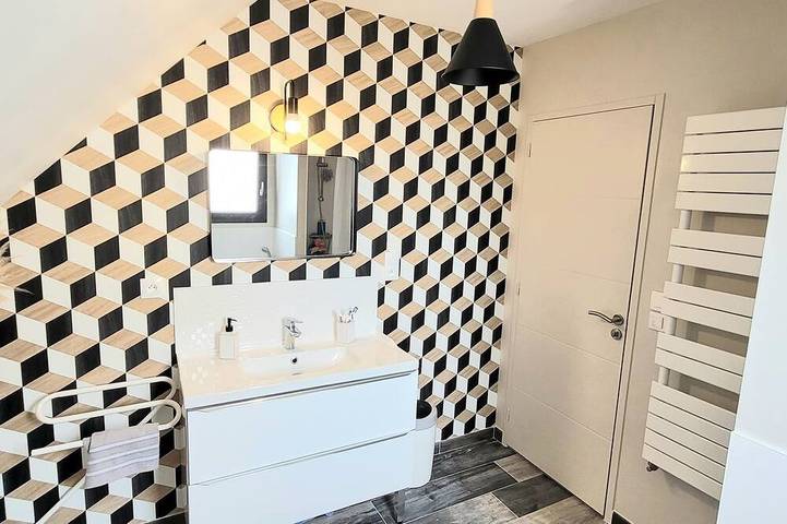 Location de vacances pour 3 personnes, avec jardin à Rouillon - 4