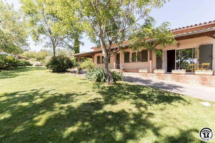 Gîte pour 6 personnes, avec Terrasse ainsi que Jardin et Piscine près du Canal du Midi