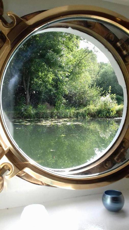 Péniche Ino Lefkothea Ii chambre d'hôtes in Dole, Jura