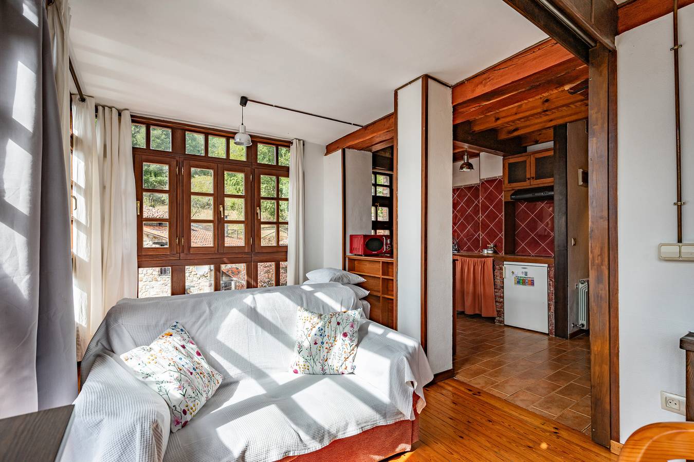 Ganze Wohnung, Ferienwohnung 'Florenta G3' mit Bergblick, Gemeinschaftsgarten und Wi-Fi in Cangas de Onís, Costa Verde (Spanien)