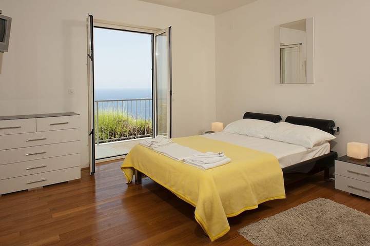 Villa pour 18 personnes, avec balcon ainsi que jacuzzi et jardin à Cavtat - 2