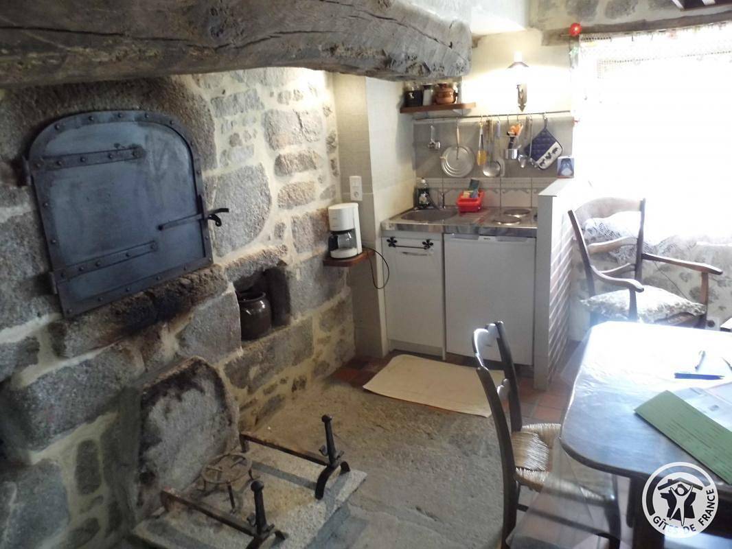 Gîte für 2 Personen mit Garten in Chaveroche, Ussel und Umgebung