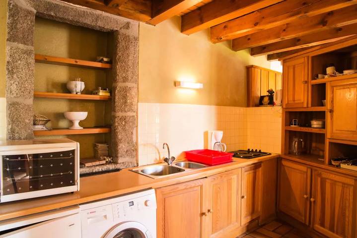 Gîte pour 5 personnes, avec terrasse et piscine à Brion (Lozère) - 2