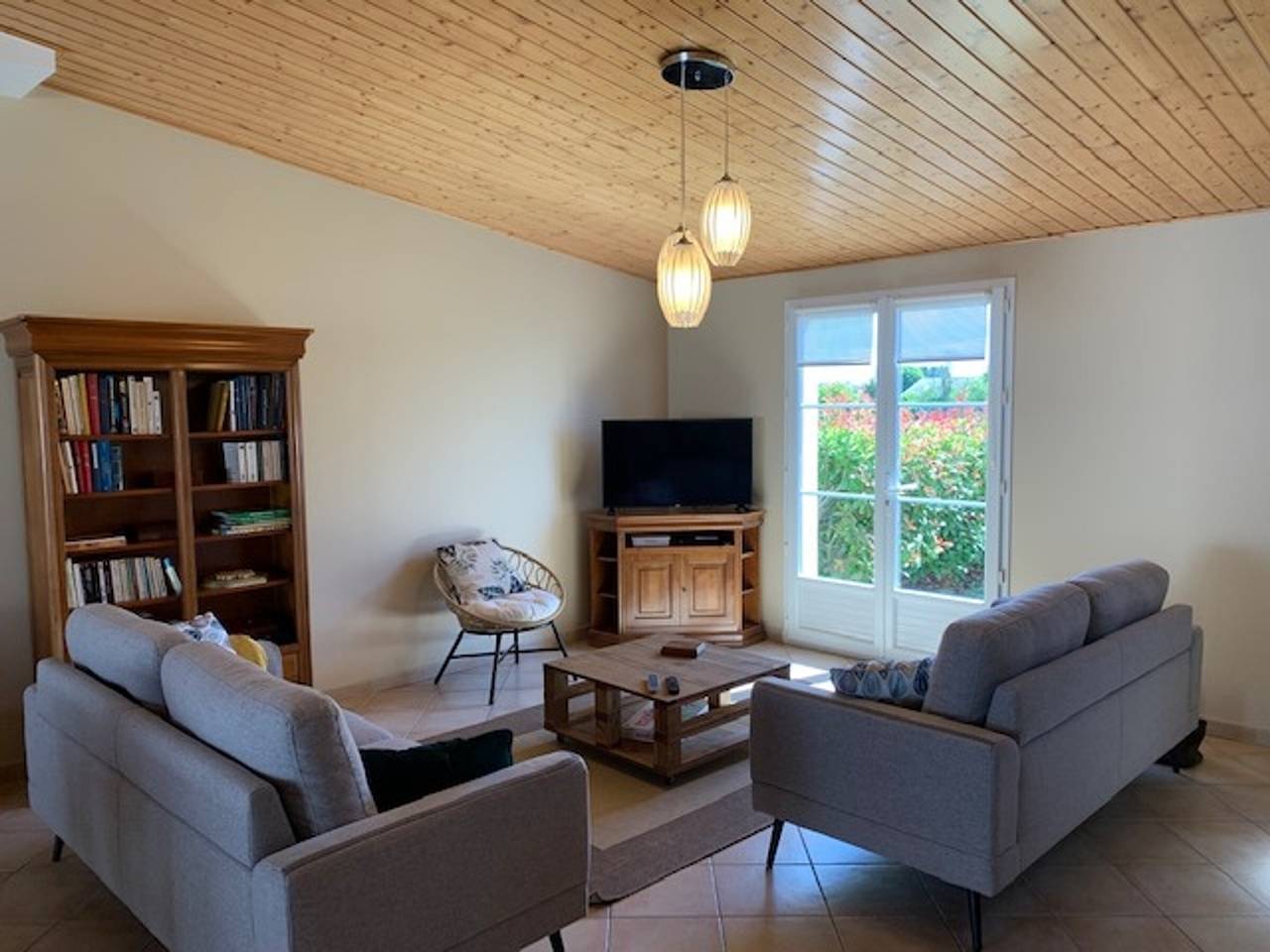 Maison 3 chambres au calme, 3* - Proche plage et commerces, Wifi, terrasse, jardin, Tv box, garage in Saint-Jean-de-Monts, Vendée