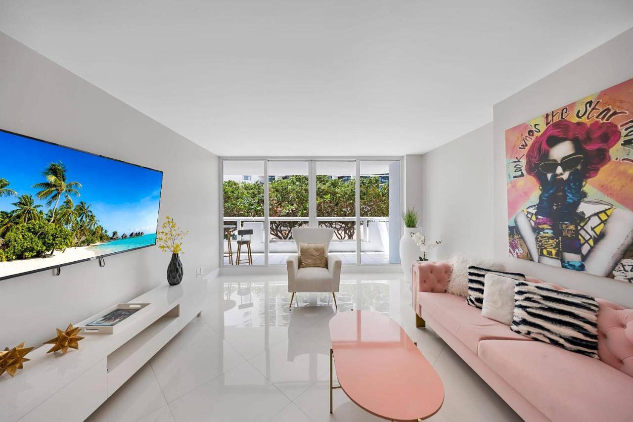 Turquoise Waves Oasis in Miami, Florida