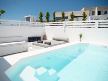 Villa pour 2 personnes, avec terrasse et jardin dans Firostefani